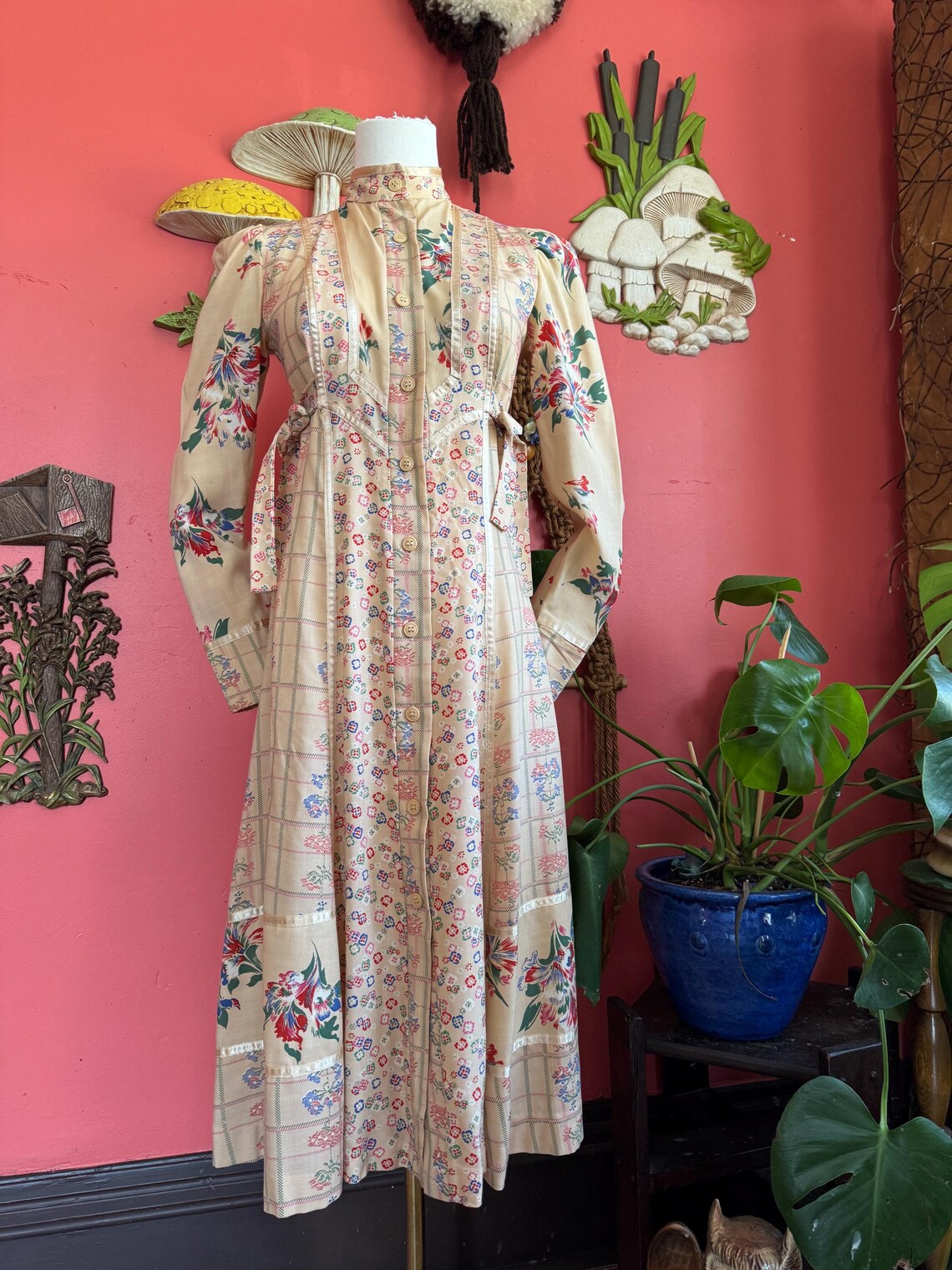 1970s Beige Side Tie Floral Midi Dress