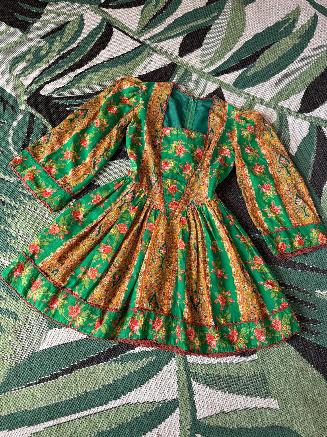 1960s Green Paisley Floral Flare Sleeve Basque Waist Mini Dress