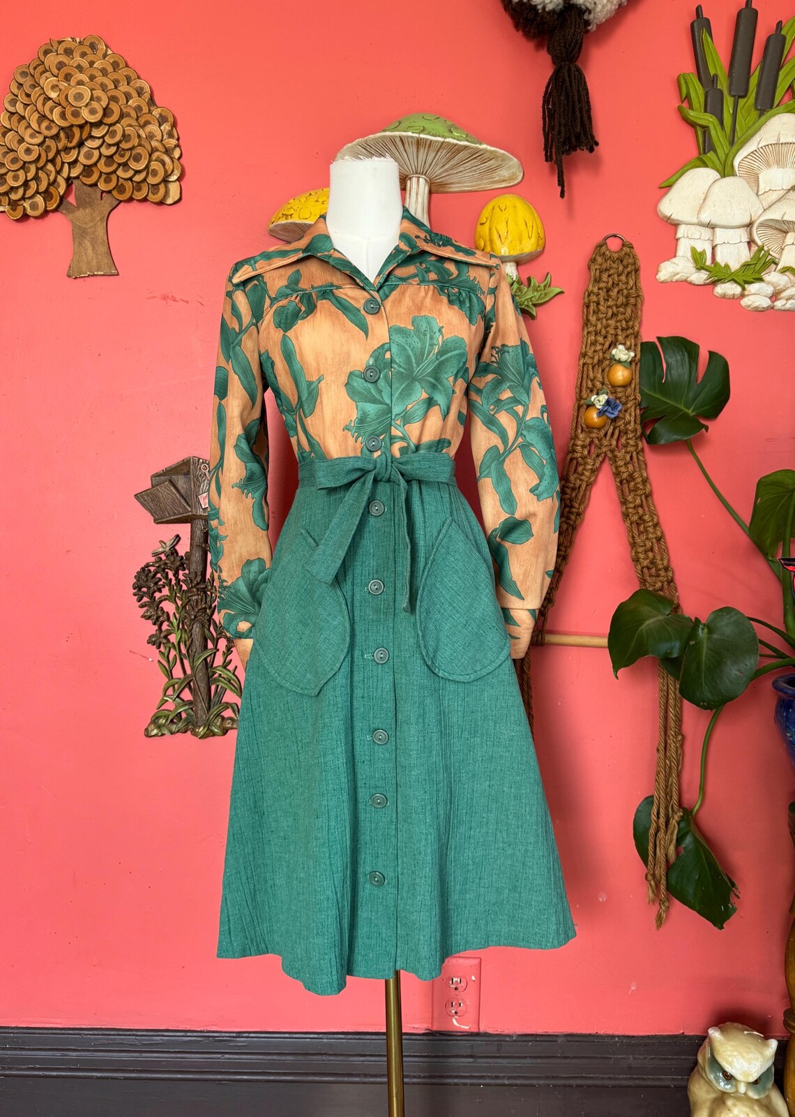 1970s Green and Tan Floral Print Long Sleeve Shirt Dress